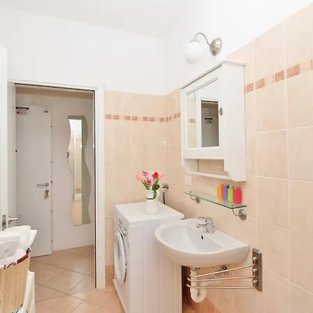 Sleeps 4 Air Con 아파트 메나지오
